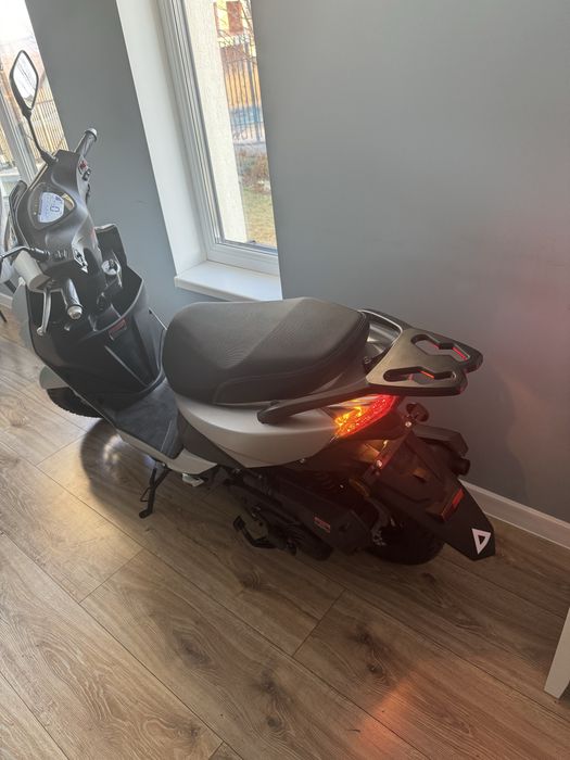 Scooter de inchiriat/ Scooter to rent