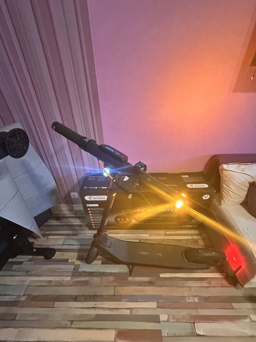 Електрическа Тротинетка Segway  eKickscooter E2 Pro в Гаранция