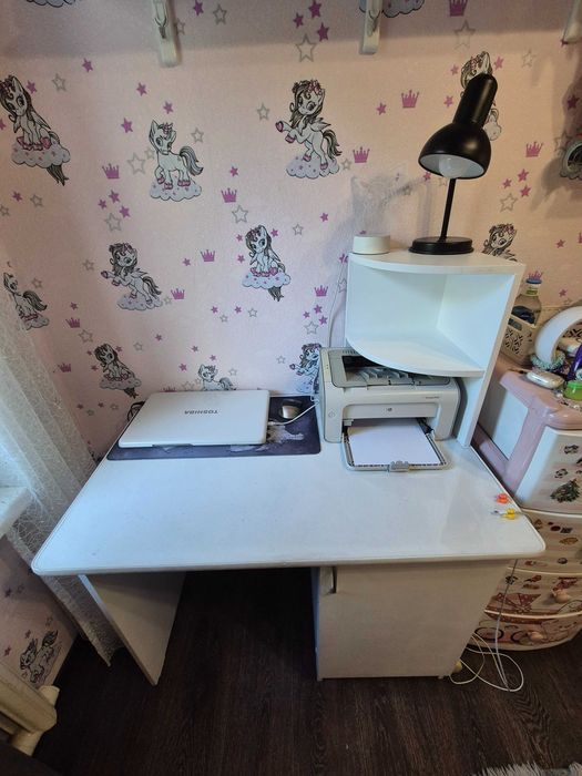 Продам стол для школьника