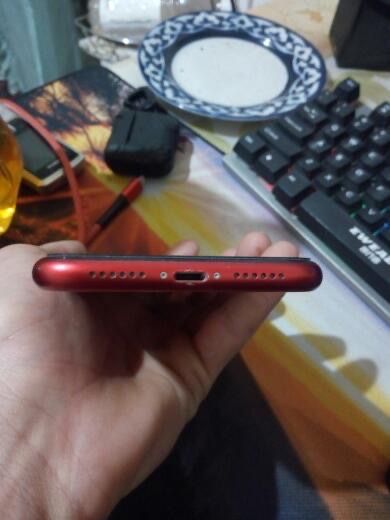 Iphone 11 red product