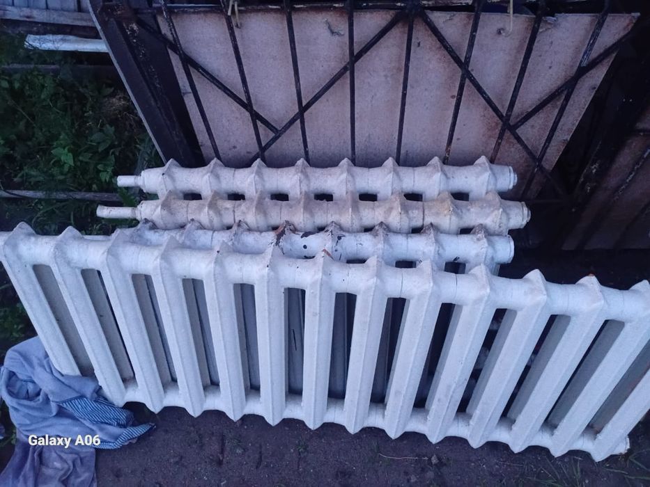 Продам чугунные батареи