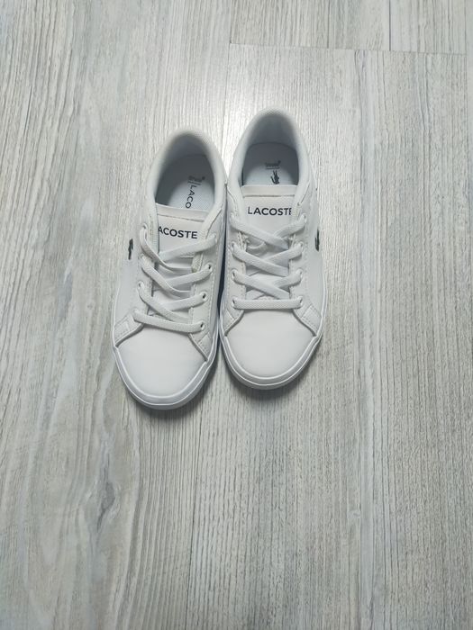 Pantofi sport marca Lacoste
