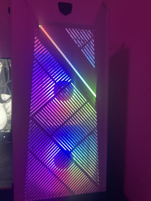 PC GAMING Impecabil nou nouț gata de rulat orice joc in fps uri medii