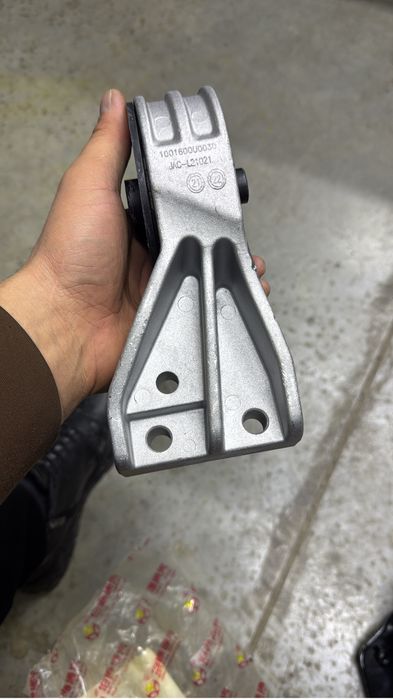 Подушки двигателя