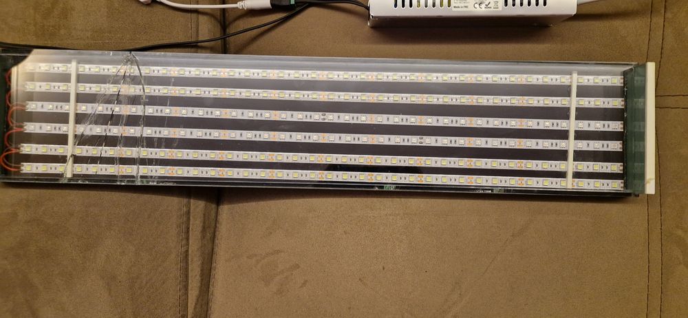 Лед умно осветление за аквариум