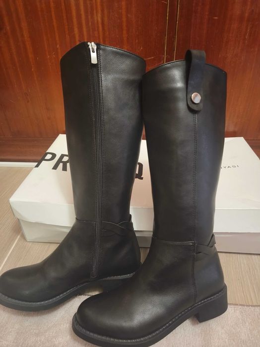 Нови ботуши номер 37