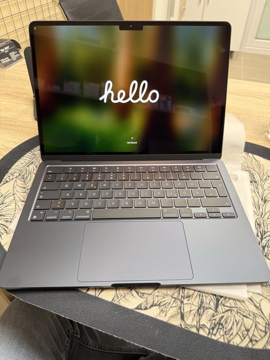 Лаптоп Apple MacBook Air 13,6” M3 (2024) 16/256gb - нов с гаранция