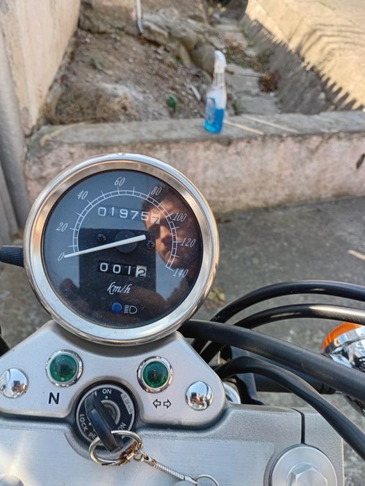 Suzuki GZ250 2006