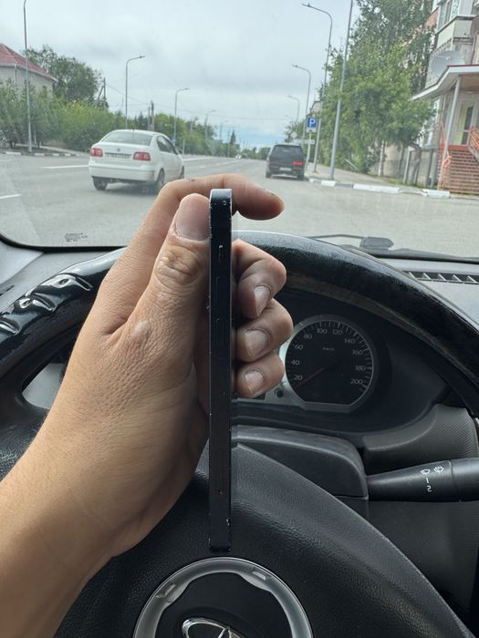 Продам Iphone 13 mini