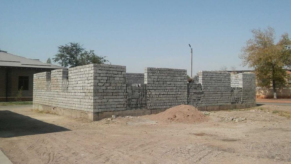 Продается 3 сотки земли под строительство торгового комплекса