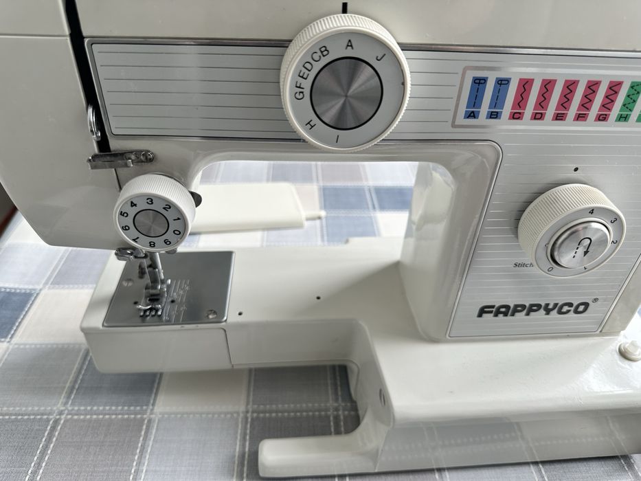 Продается швейная машинка