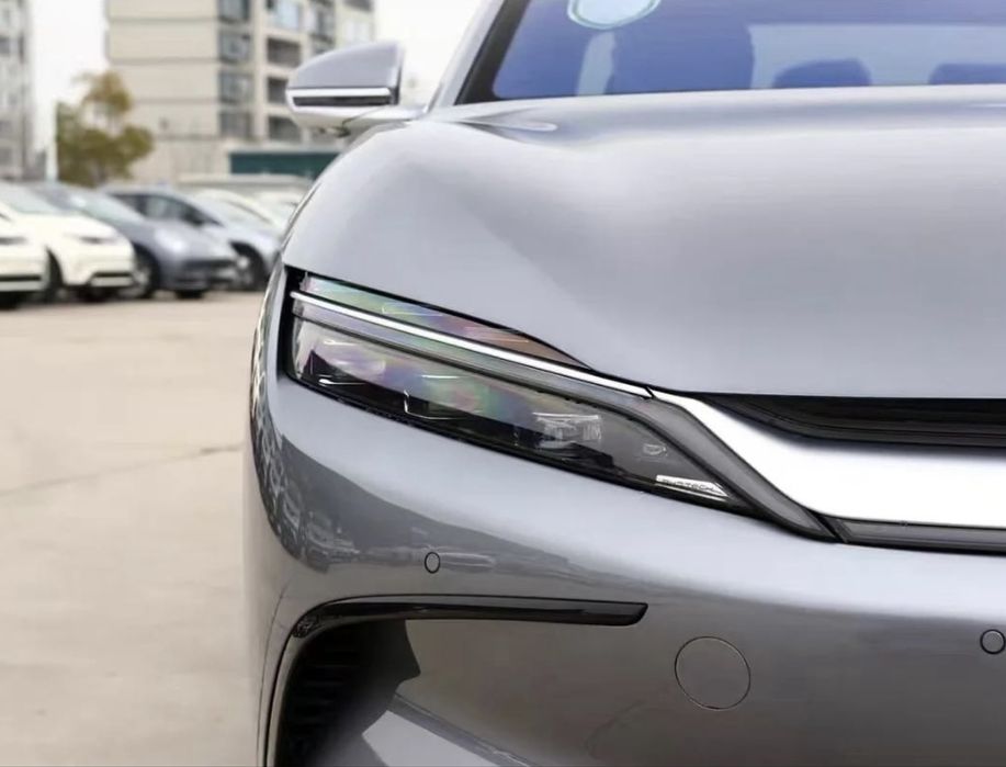 Стекло фары BYD HAN