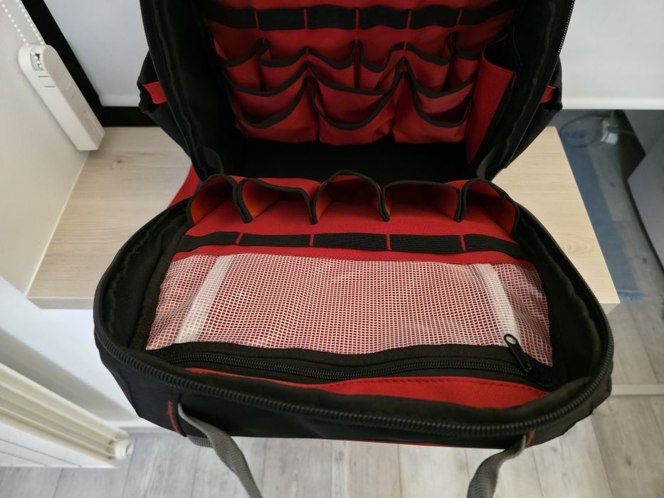 Rucsac Milwaukee premium, pentru electricieni, cu suport intarit 4932464833