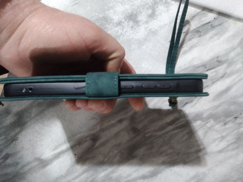 Продам чехол, книжка.