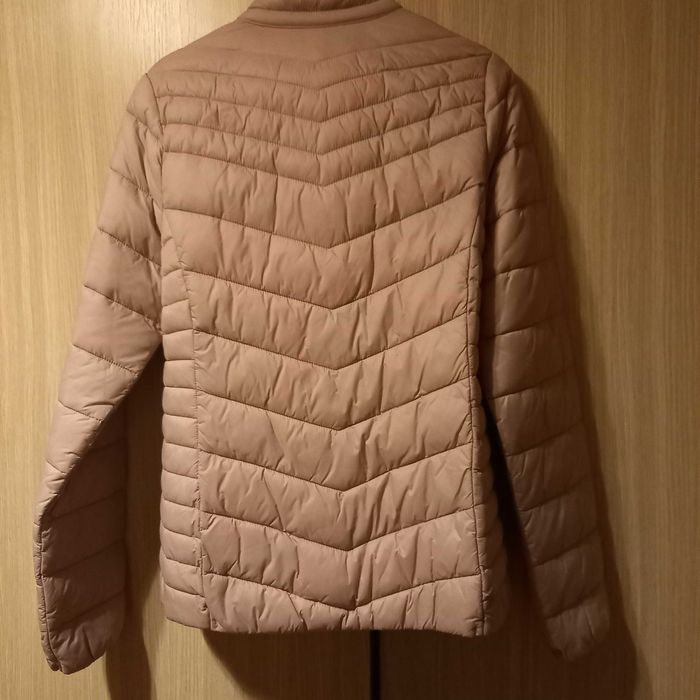 Vand geaca scurta din fas 4F mari.ea M, stare foarte buna