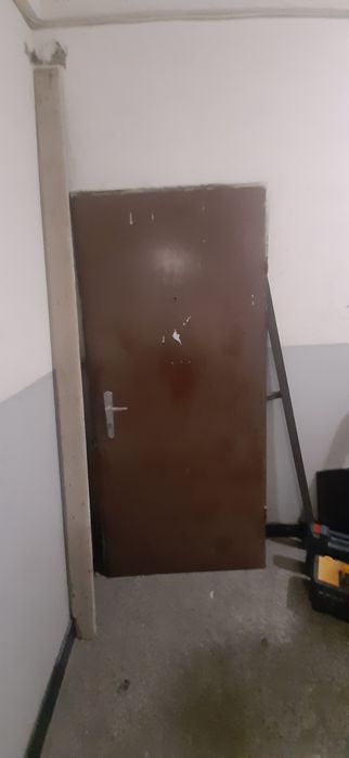 Продавам Входна врата