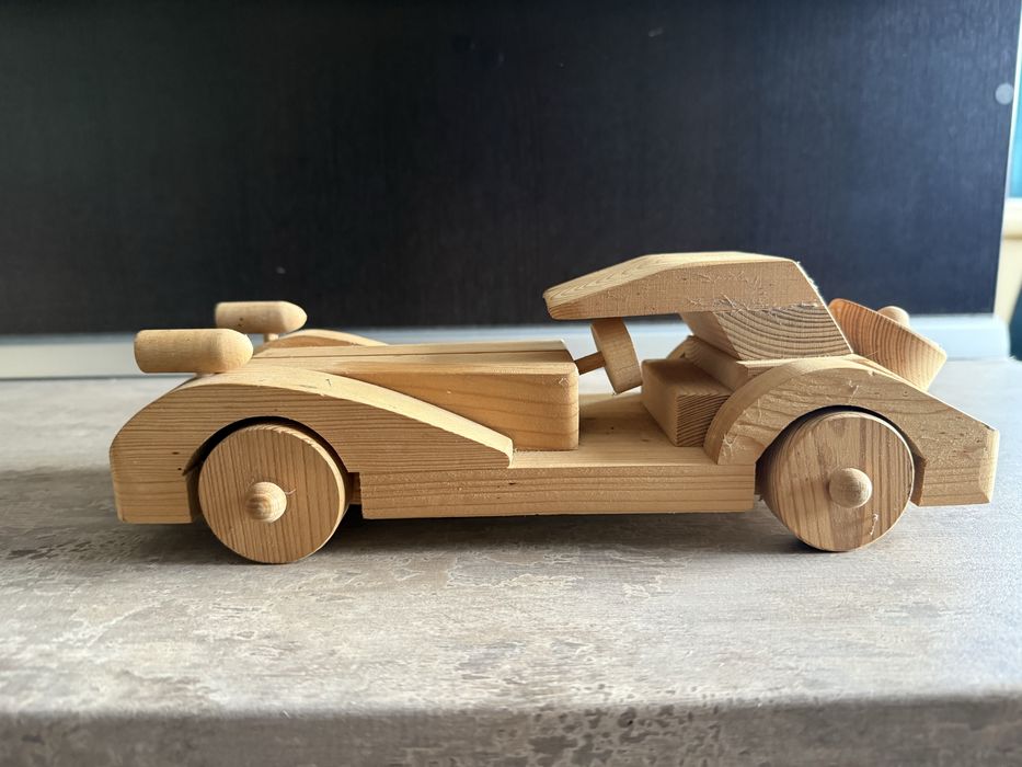 Masinuță din lemn