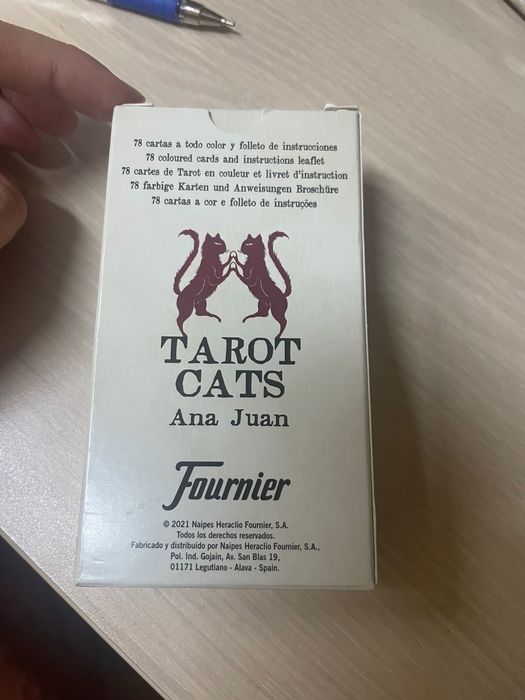 Нови таро карти с котки - Ana Juan