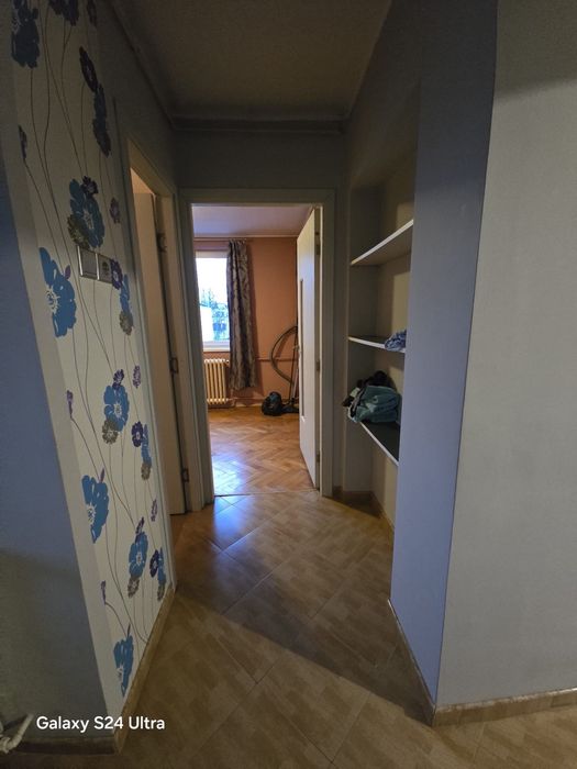 Vand apartament cu 3 camere