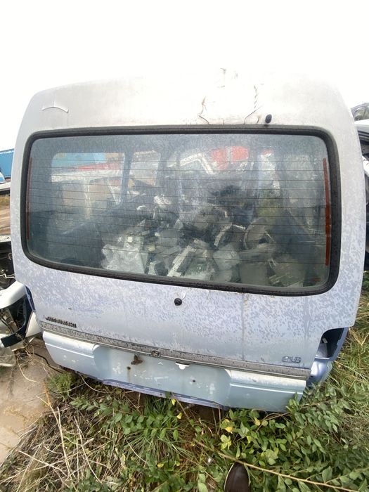 Крышка багажника Митсубиси L300