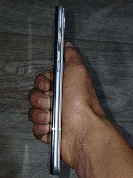 Samsung galaxy a50 Horatio alo alasiz ishlatasiz 750 000 kami bor