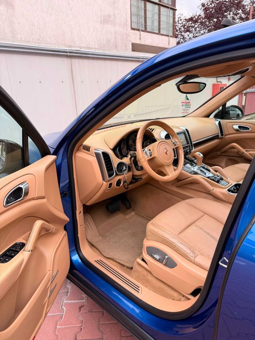 Porsche Cayenne 3.0d // 2013 // Avariat Lovit /  Panoramic / Suspensie