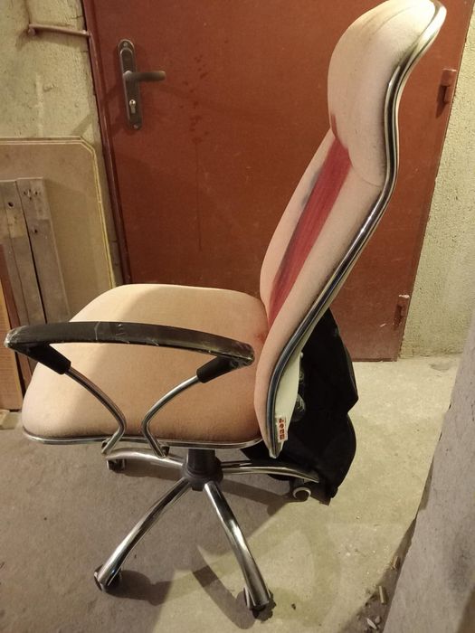 Стол на колелца