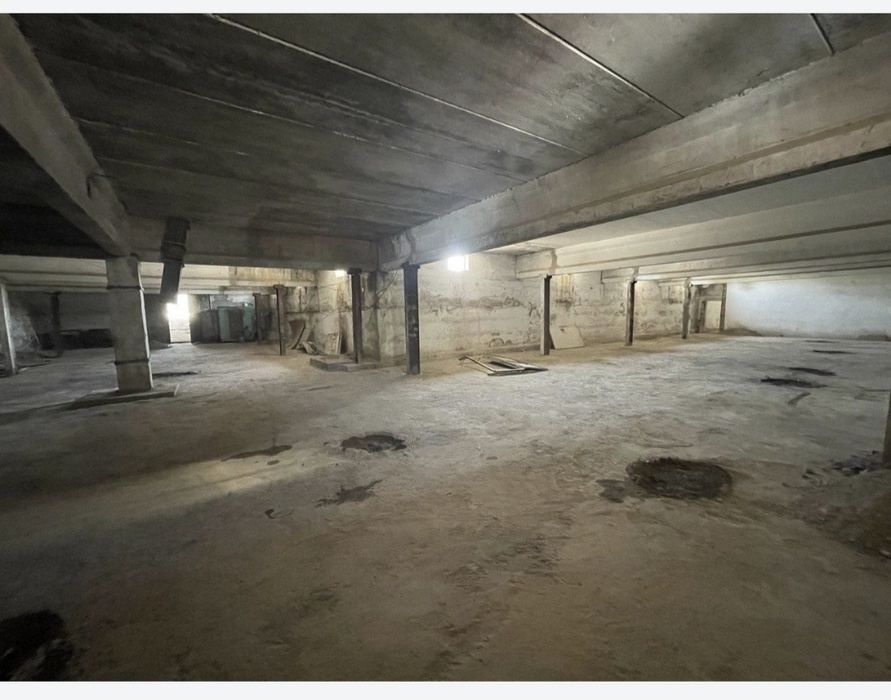 Байткургон центрида склад, нотурар жой сотилади