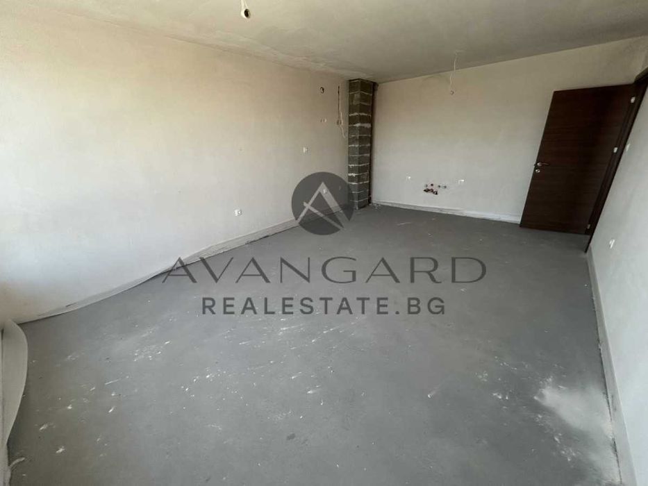 Продава се Двустаен апартамент в Пловдив, Тракия - 70 кв.м за 1450 €/кв.м - Снимка #1