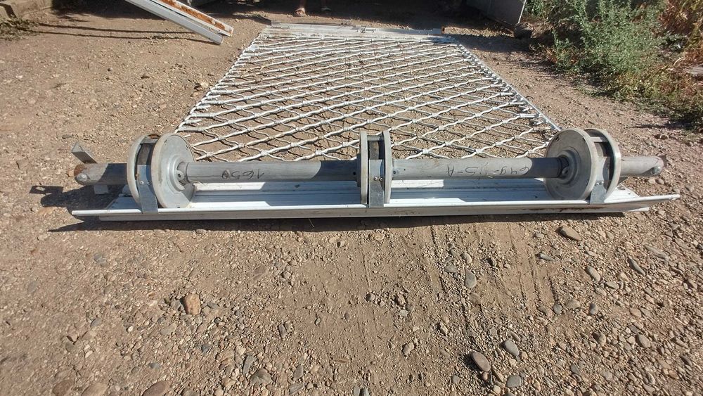 Метална ролетна врата