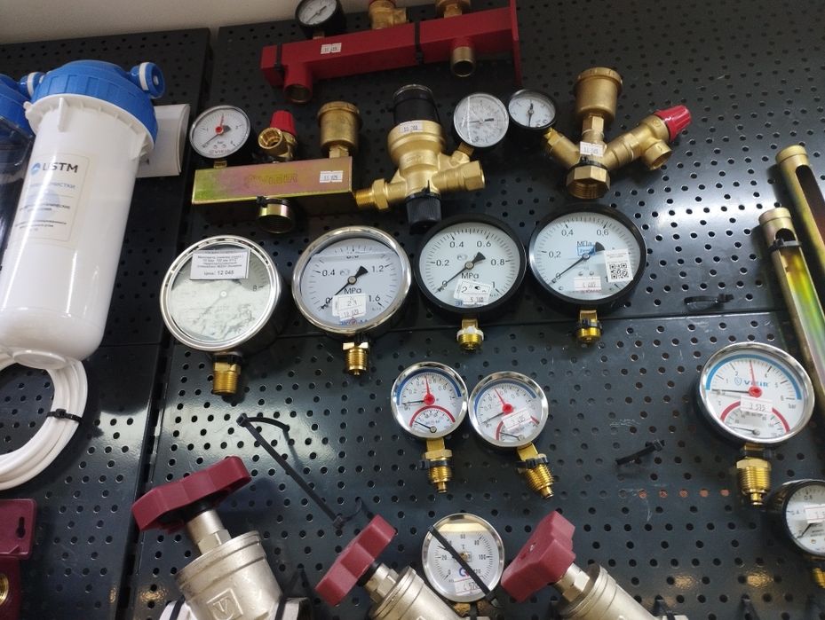 Продается манометр