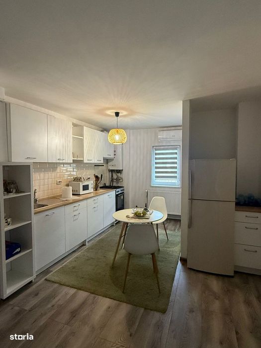 Apartament de 3 camere, etaj 2, confort și accesibilitate