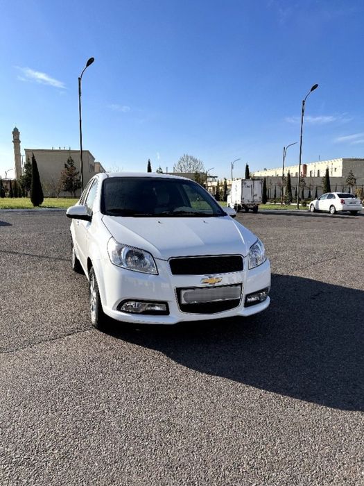 Nexia 3 avtomat sotiladi