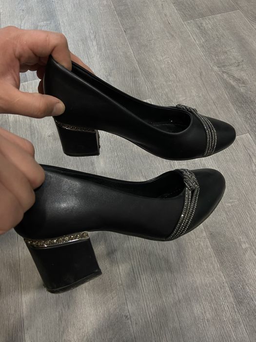 Продам красивые туфельки