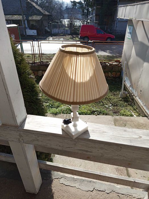 ретро  мраморни и дървена лампа