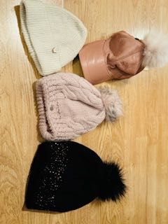 Летни и зимни шапки