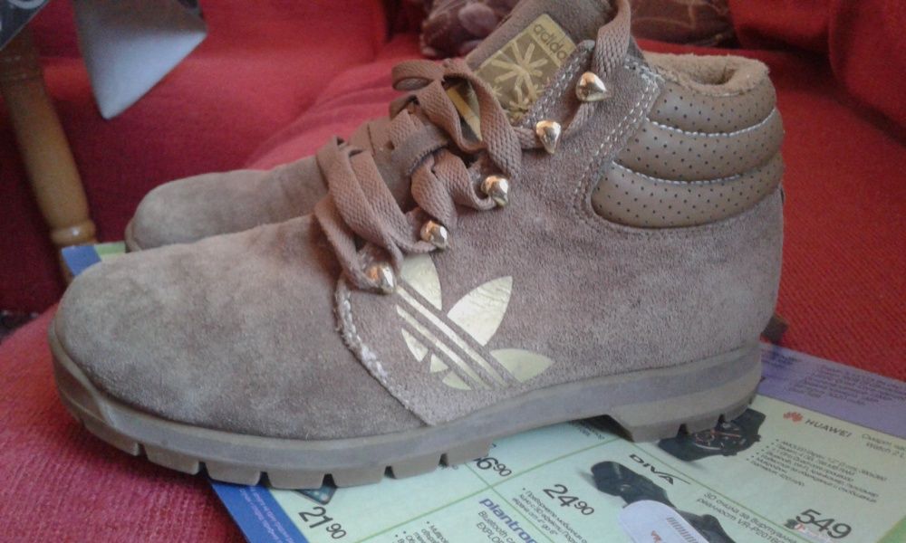 Боти Адидас и ботушки 34 и 35 номер