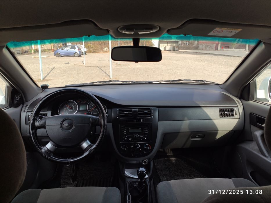 Avtomobil sotiladi halol va yangidek