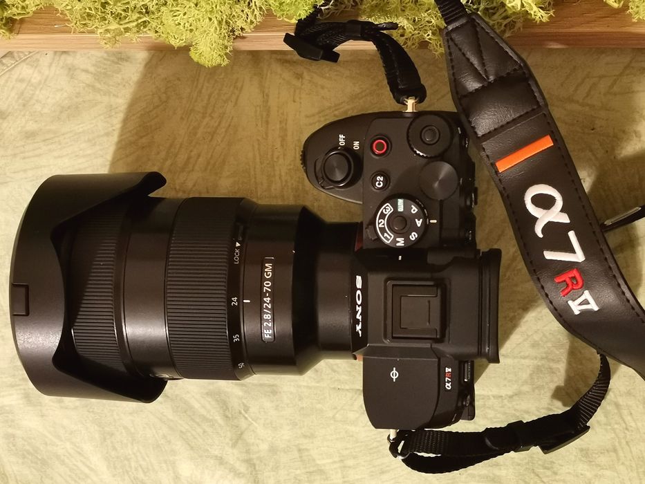 Sony A7R V в комплект с  Sony FE 24-70mm f/2.8 GM