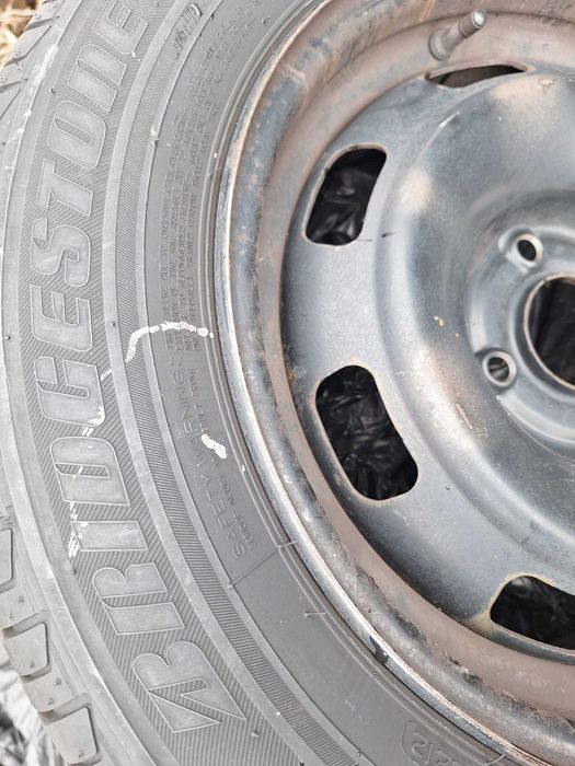 4 buc anvelope vara bridgestone stare f buna cu jante originale