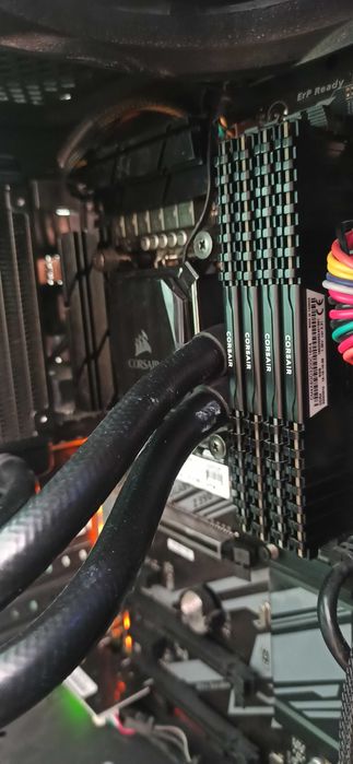 Геймърски компютър с Z390, I7 9700K, 32 GB RAM, 500 GB NVMe, WiFi 6