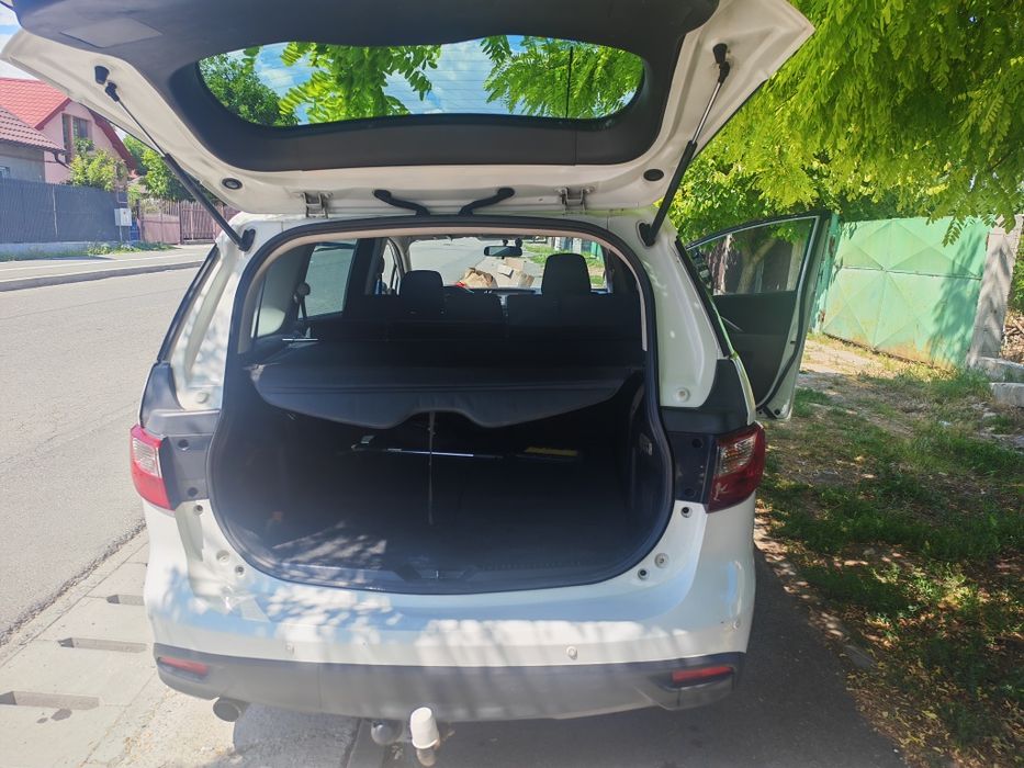 Vând Mazda 5 2012