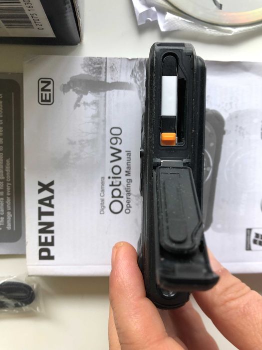 Pentax Optio W90 -Водоустойчив,Противоударен -фотоапарат(камера)