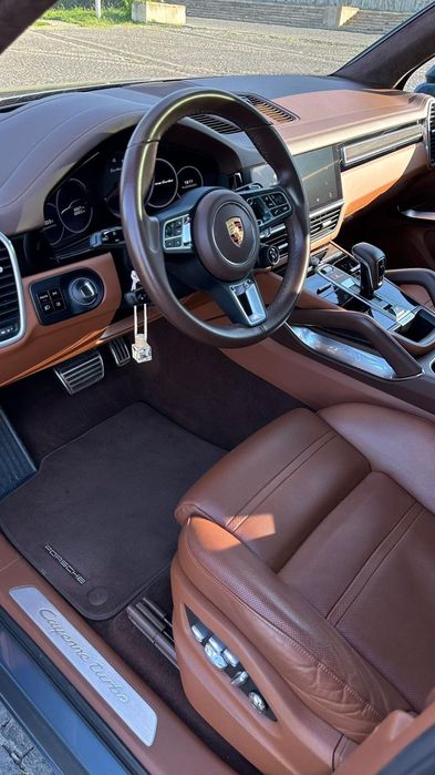 Vând Porsche cayen