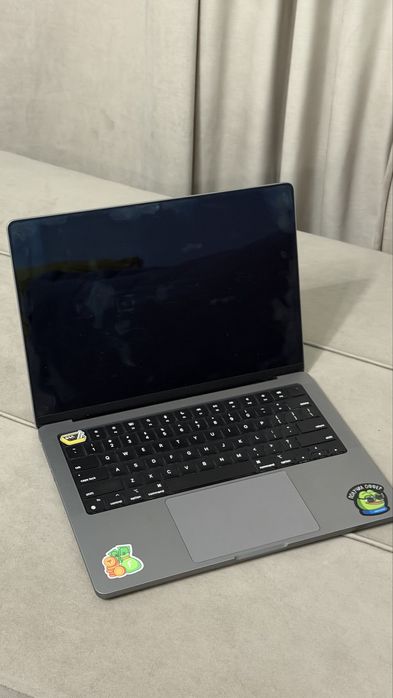 MacBook Pro M3, Внешнее состояние отличное