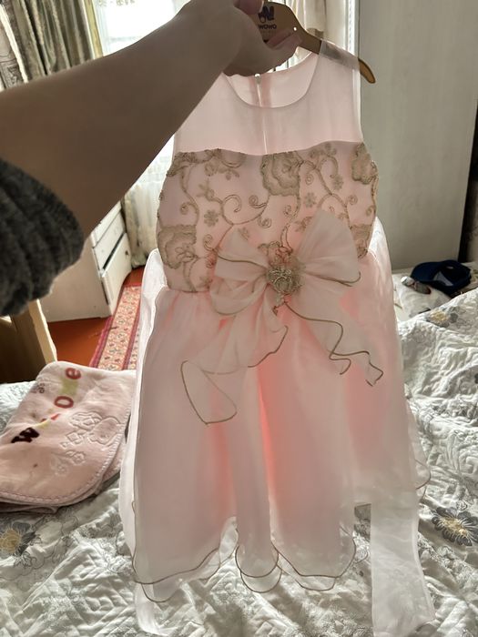 Продаю платье для девочки