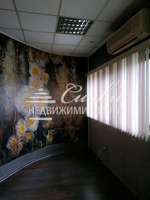 Дава се под наем Офис в Шумен, Център - 35 кв.м за 193.8 € - Снимка #3