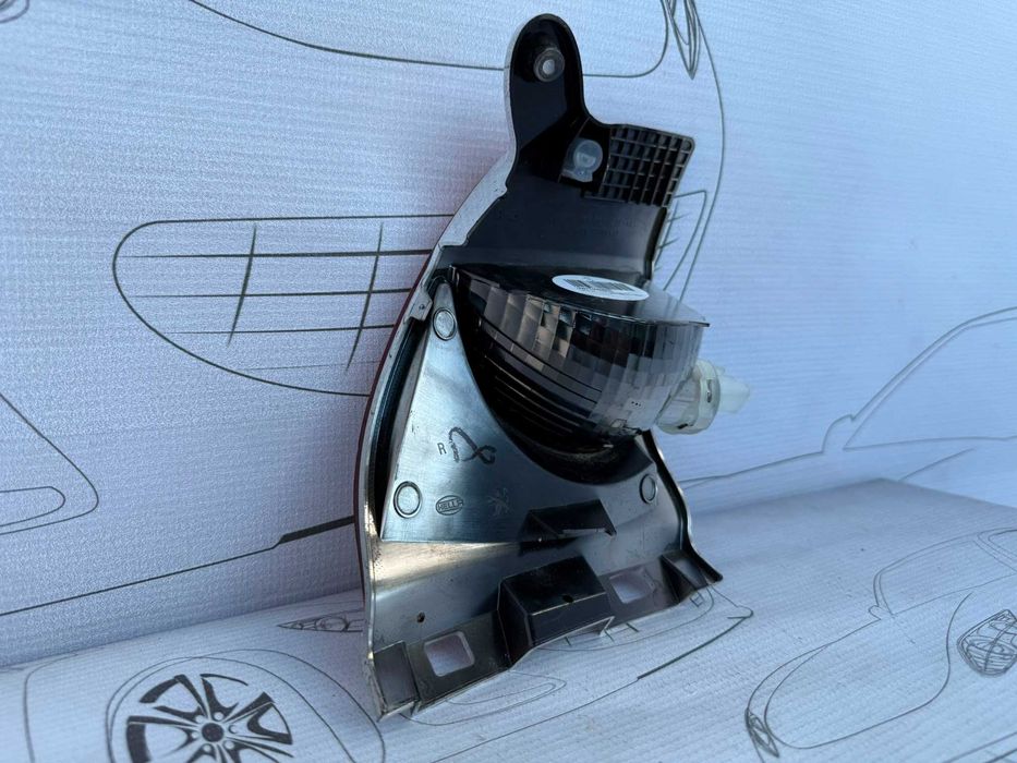Stop Haion Stânga Peugeot 2008 1 2015 / 2013-2019 / Cod OEM 2NR009774 (5C2)