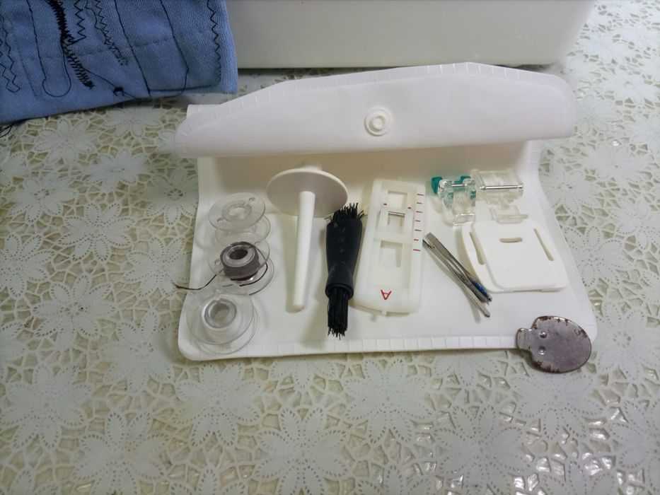 Продам швейную машинку