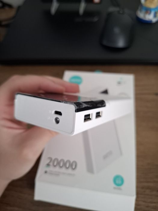 Baterie externa 20000 mAh NOUĂ